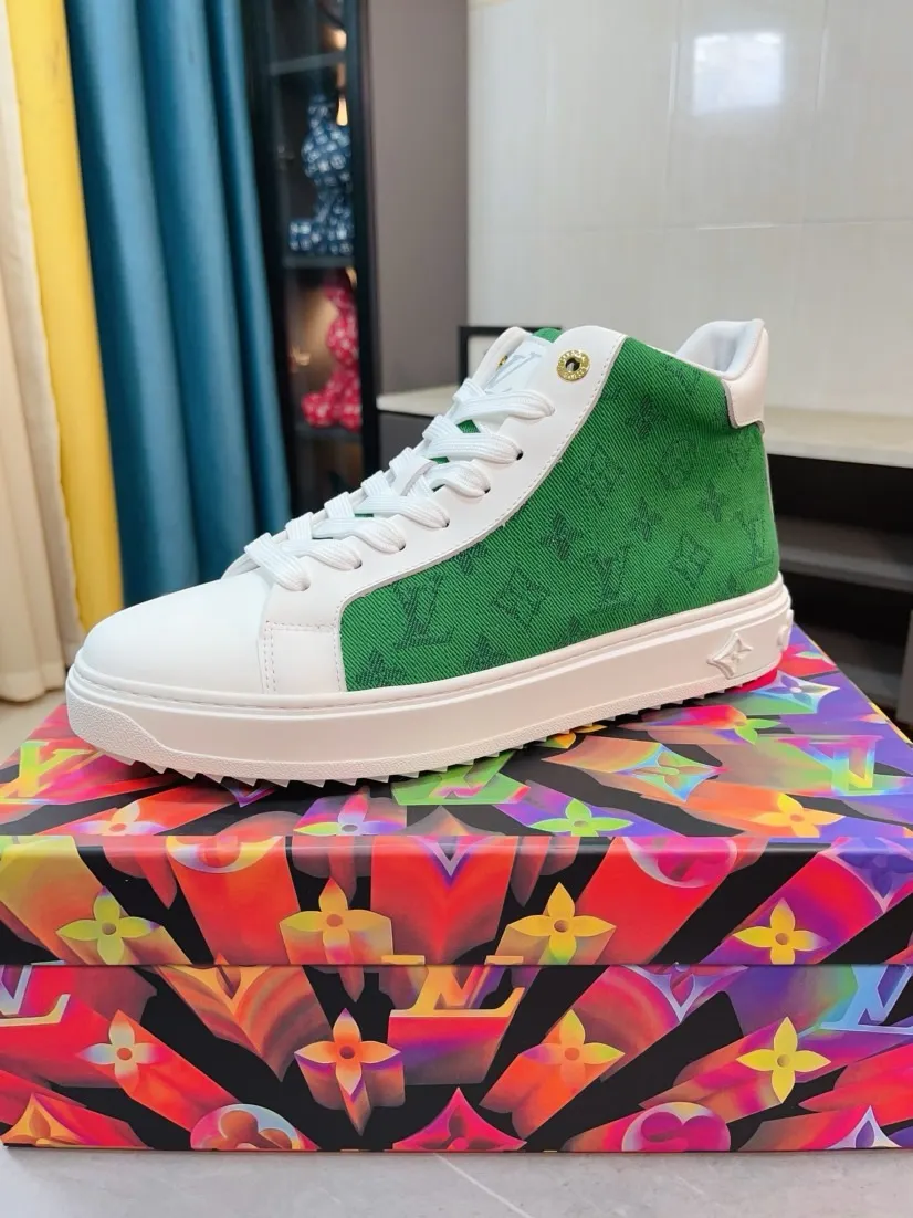 Men's shoes 💰560🌹🌹【LV】New men's high-top shoes, ‌global limited edition💯 shoes‌ are made of ‌original silk leather➕cowhide lining🐂top-grade workmanship! ‌Inner padding for feet: pure imported sheepskin lining, strappy sneakers, comfortable and breathable✅ luxurious and noble!! Men's shoe size: 38-44 💮